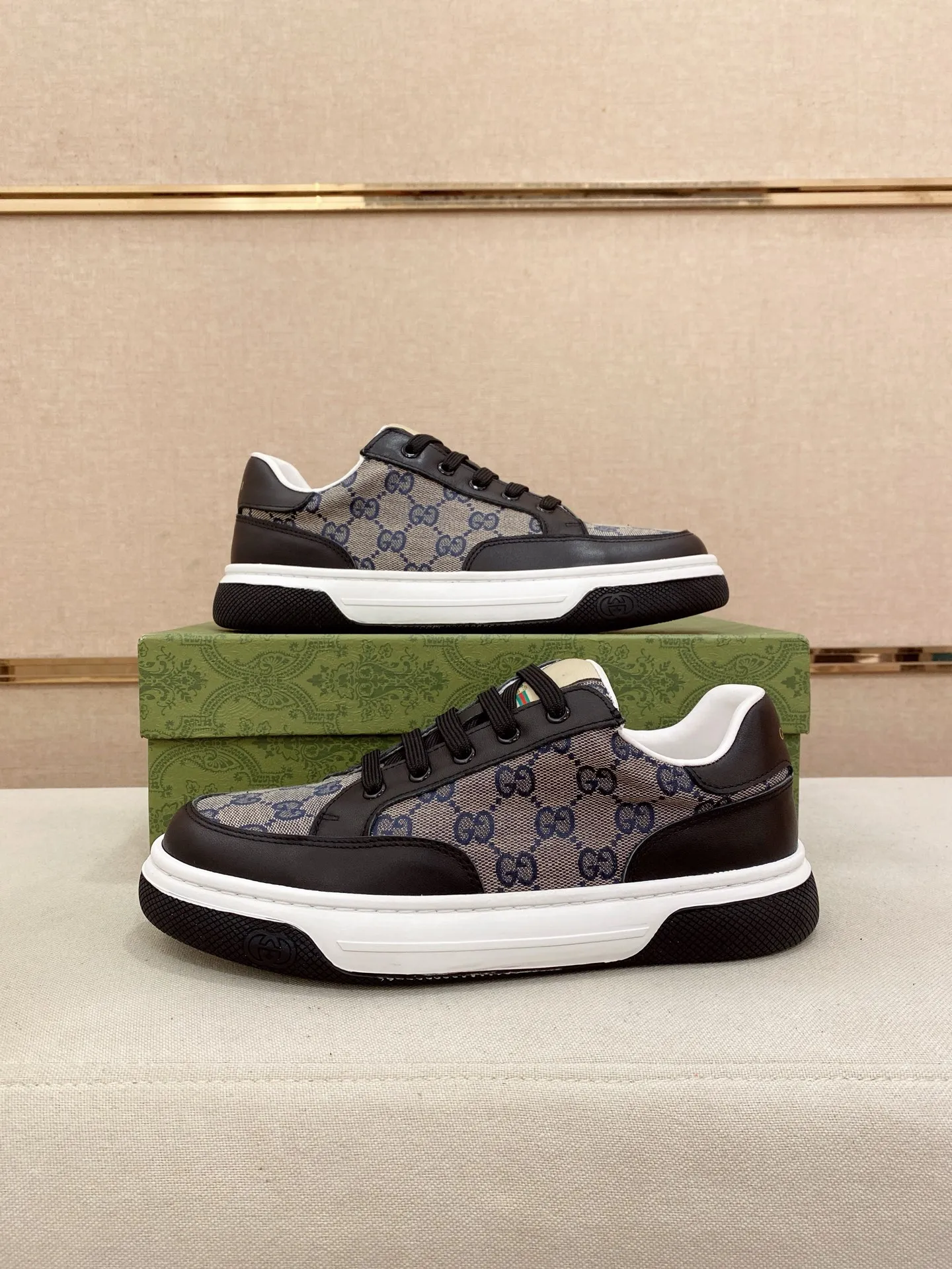 Men's clothing and shoes💰 440💰🇮🇹🇮🇹GUCCI🔍🔍New models are on sale at the same time at counters, uppers🇮🇹 Italian imported first-layer cowhide, fully imported sheepskin lining💪💪, completely 1⃣️ to 1 ⃣️Re-engraved🇮🇹💪💪, ⚠Sole: The original sole is specially provided by the original factory, the exclusive movable molded sole is super comfortable, ⚠The original factory follows the order, 🔍🔍high quality, you can enter and exit the counter at will, welcome to compare⚠. Code number:38-44